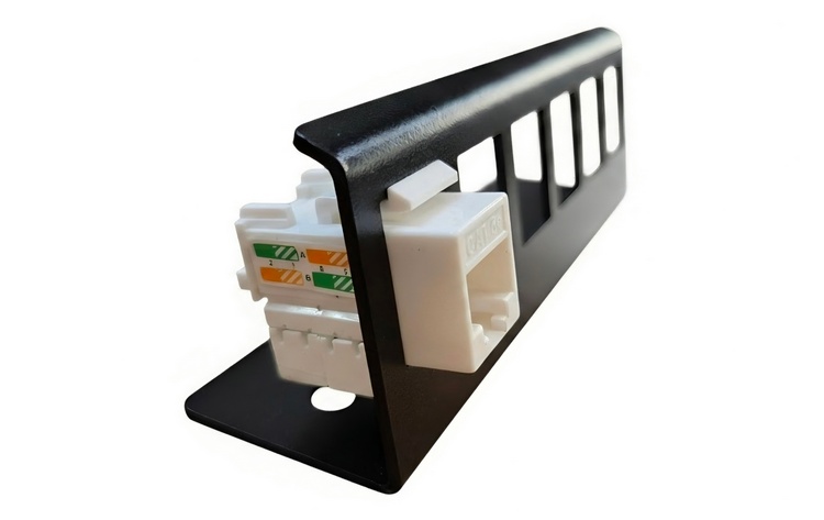 Patch_panel_6_port_3_750.jpg