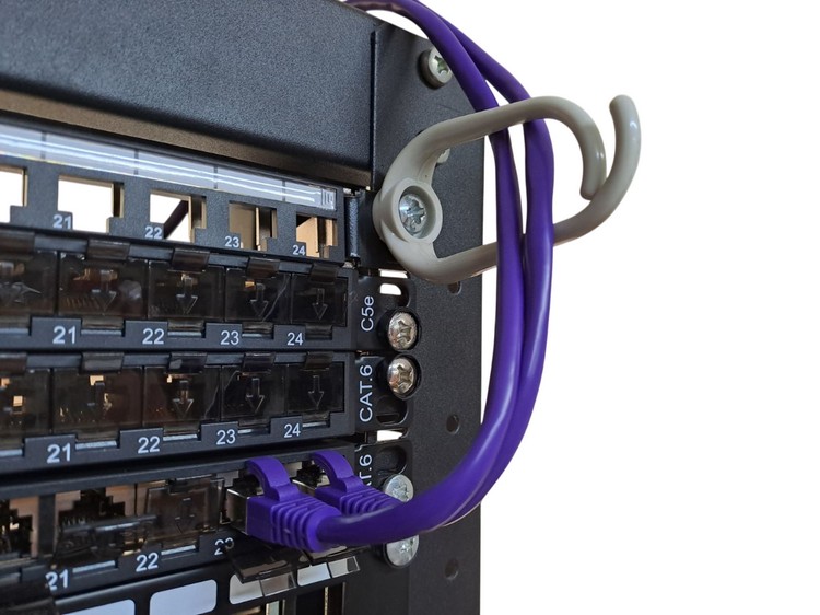 Cable_management_ring_2_750.jpg
