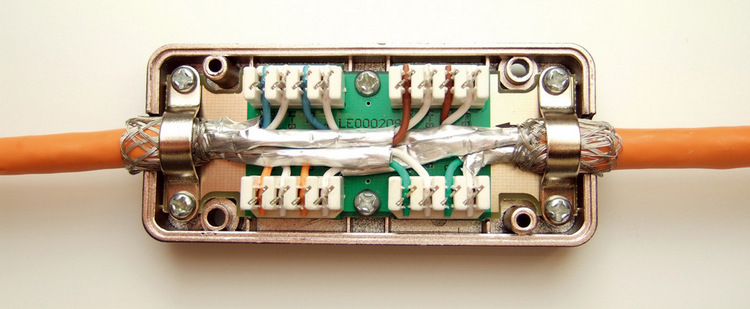 Connection_box_cat7_41_750.jpg
